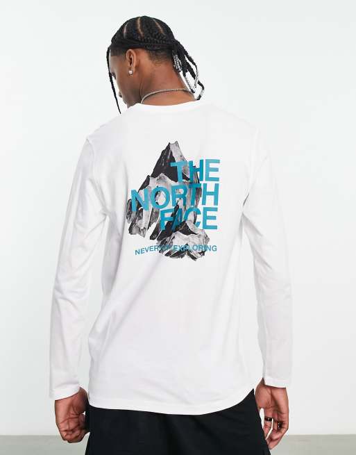 The North Face – Mountain Shadow – Langärmliges Shirt in Weiß mit Rückenprint, exklusiv bei ASOS