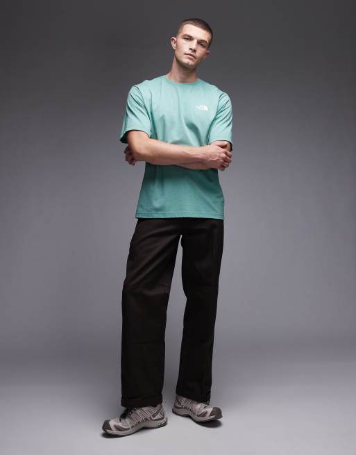 The North Face – Mountain Sketch – Grön t-shirt i oversize med tryck baktill, 2 av 5