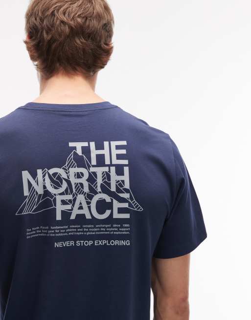 The North Face – Mountain Sketch – Marinblå t-shirt med tryck baktill, 5 av 5