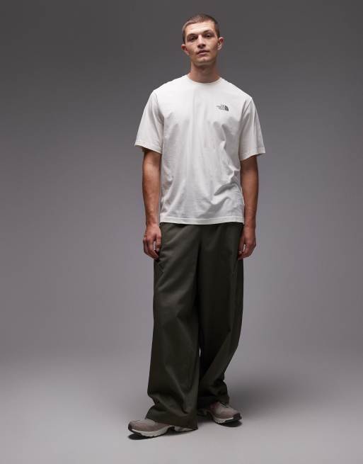 The North Face - Mountain Sketch - Oversized T-shirt met print op de achterkant in gebroken wit, 2 van 5