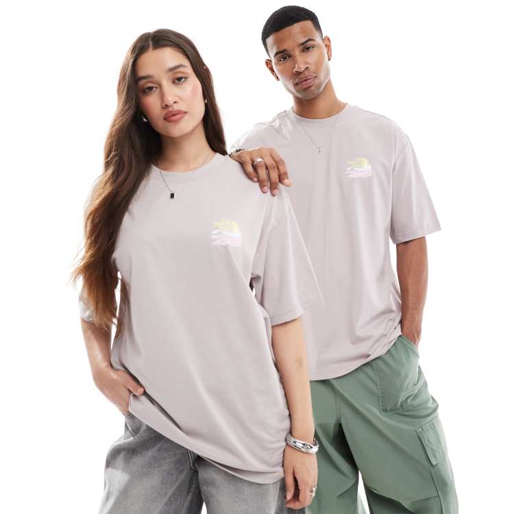 【THE NORTH FACE】Mountain View backprint oversized t-shirt The North Face Mountain View backprint oversized t-shirt in