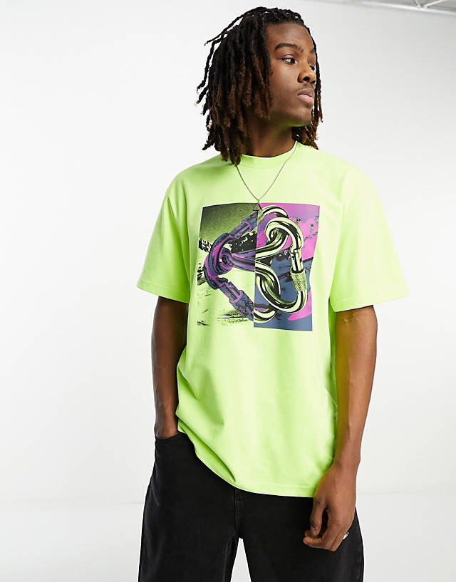 The North Face - nse carabiner chest graphic heavyweight oversized t-shirt in yellow