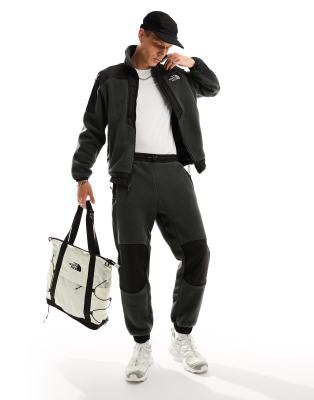 The North Face The North Face NSE Fleeski Y2K fleece joggers in black