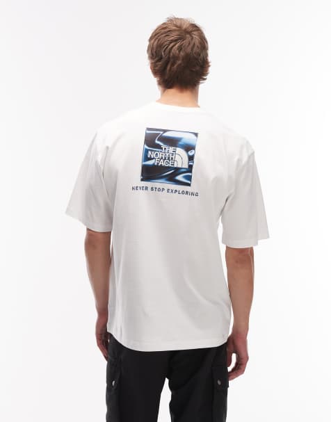 The North Face - NSE Liquid Box - Oversized T-shirt met print op de achterkant in wit - view 1