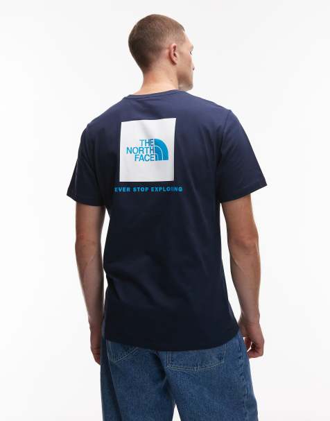 The North Face – NSE – Marinblå t-shirt i unisex-modell med boxlogga baktill - view 1