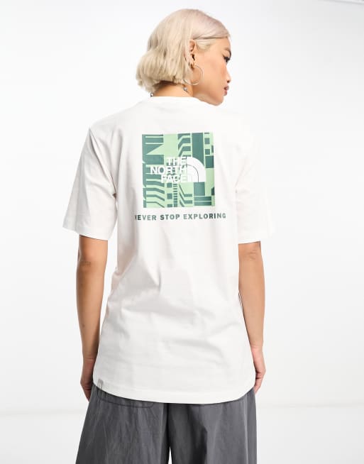 The North Face – NSE Redbox – T-Shirt in Weiß mit Rückenprint und lockerem Schnitt