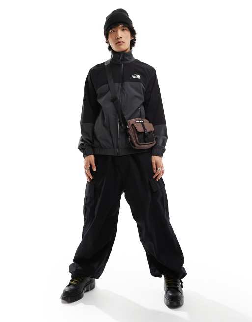 The North Face – NSE – Shell-Trainingsjacke in Schwarz, 2 von 4
