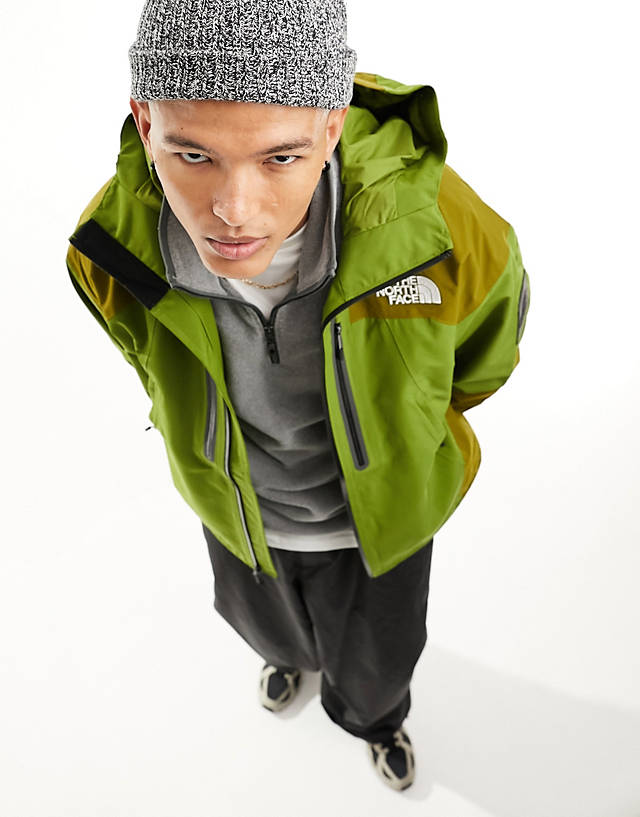 The North Face - nse transverse dryvent 2l hooded waterproof shell jacket in green