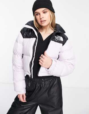 THE NORTH FACE NUPTSE CROPPED DOWN JACKET IN LAVENDER-PURPLE