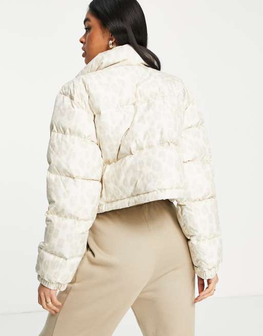 porselein Psychologisch Refrein The North Face Nuptse cropped leopard print jacket in white | ASOS