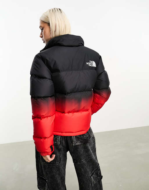The North Face - Nuptse Retro '96 - Gewatteerde donsjack in rode en zwarte dip-dye, 3 van 4