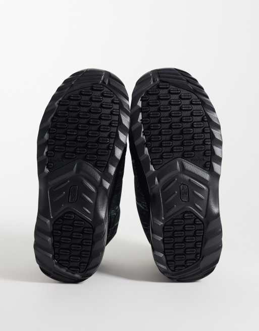 The North Face Nuptse Traction Chukka boot in black print, 5 of 5