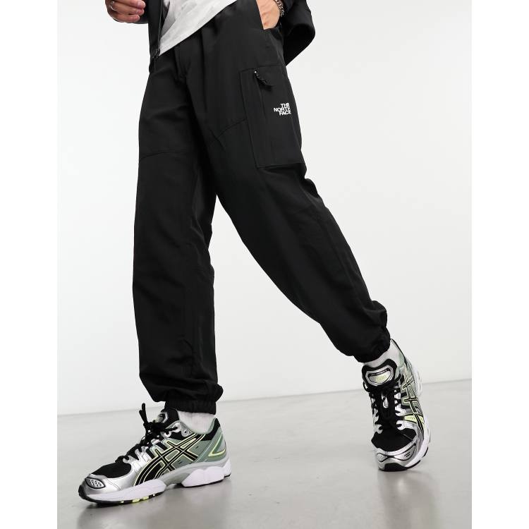 205722016-1-black?$n_750w$&wid