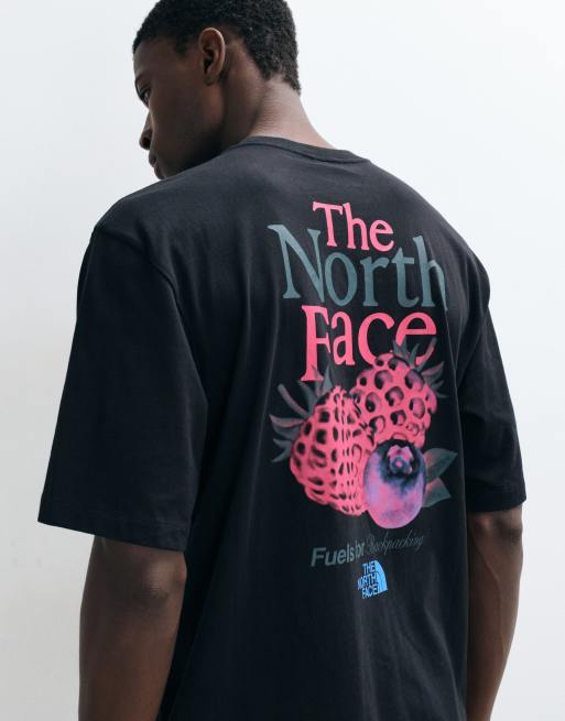 The North Face oversized T-shirt voor backpacken in zwart, 5 van 5