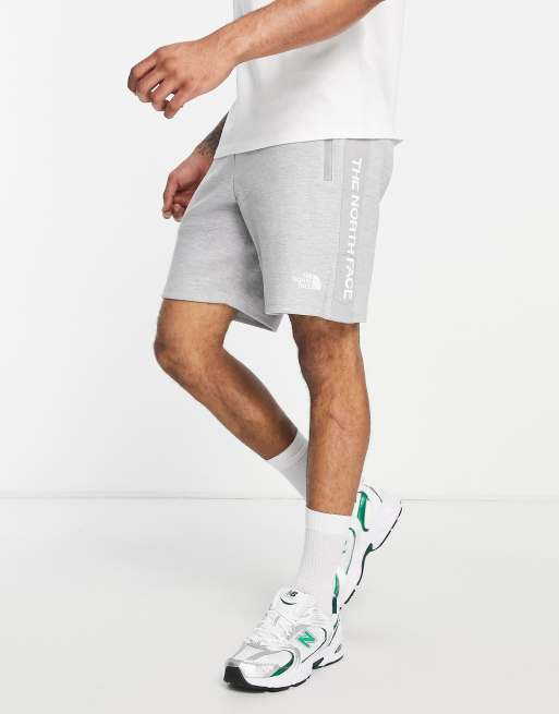 The North Face - Pantaloncini tecnici grigio chiaro - In esclusiva per ASOS, 4 di 4