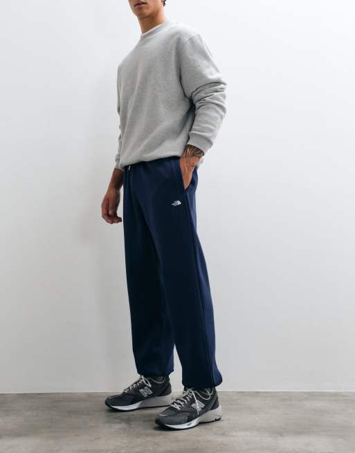 The North Face pantaloni relaxed TNF Essential Simple Dome da uomo color Summit Navy, 1 di 5
