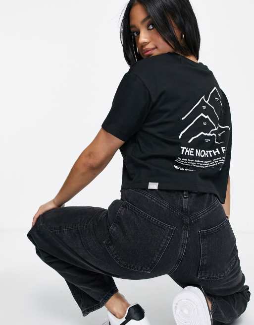 The North Face - Peaks - Cropped T-shirt in zwart/wit