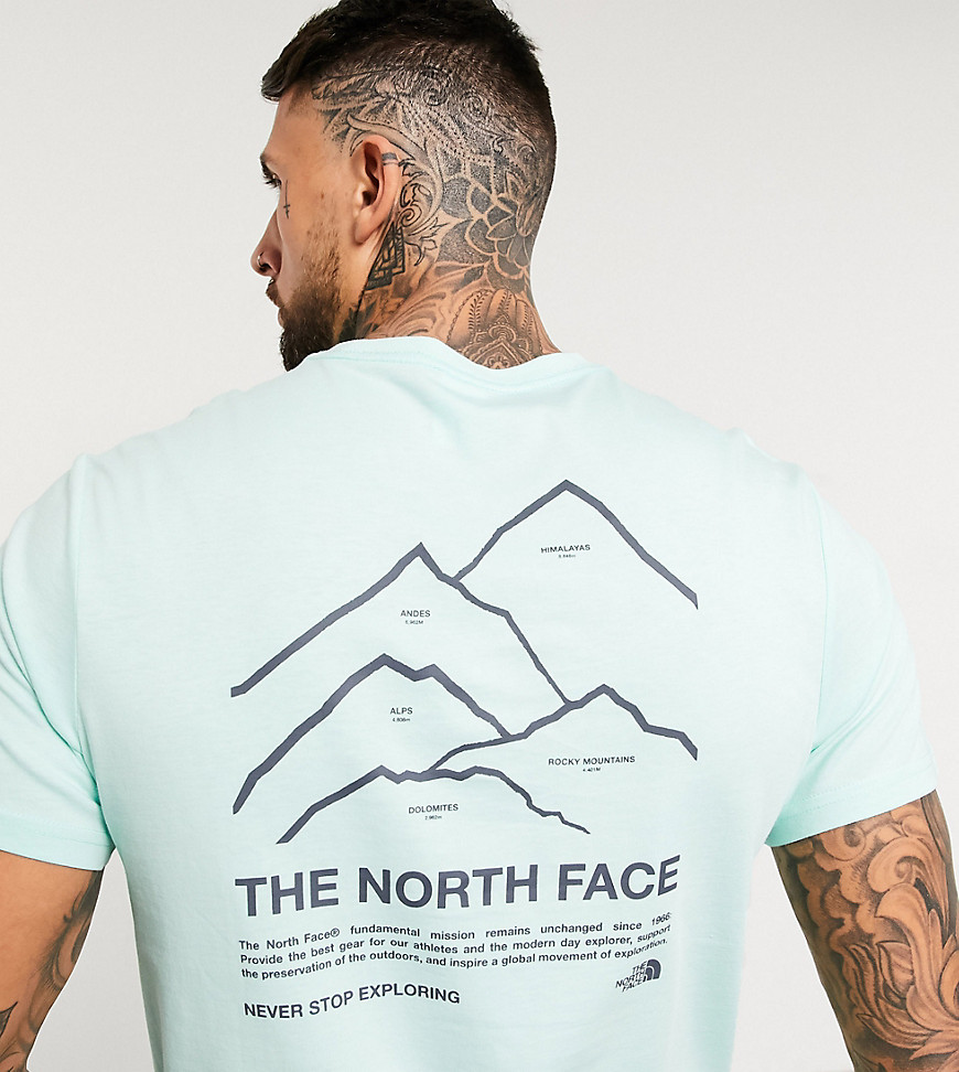 The North Face - Peaks - T-shirt in groen - Exclusief bij ASOS