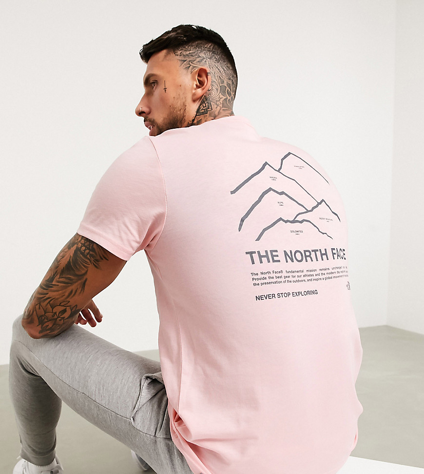 The North Face - Peaks - T-shirt in roze, exclusief bij ASOS