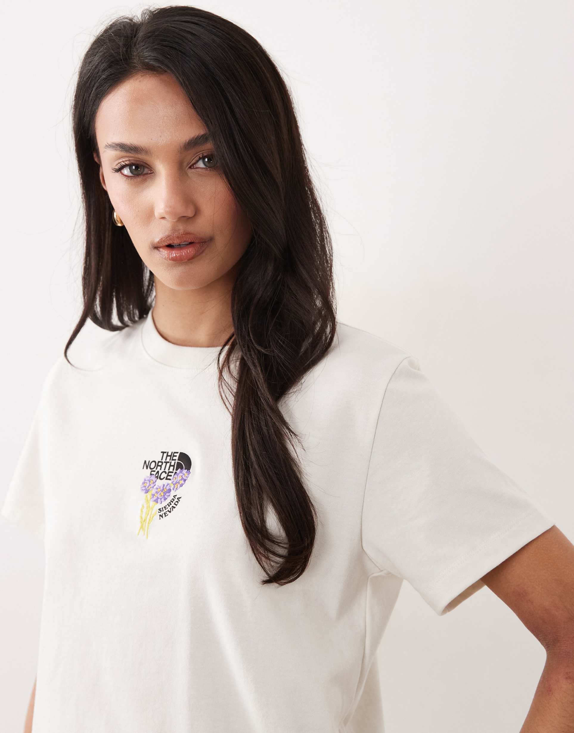 the north face places we love t-shirt in off white
