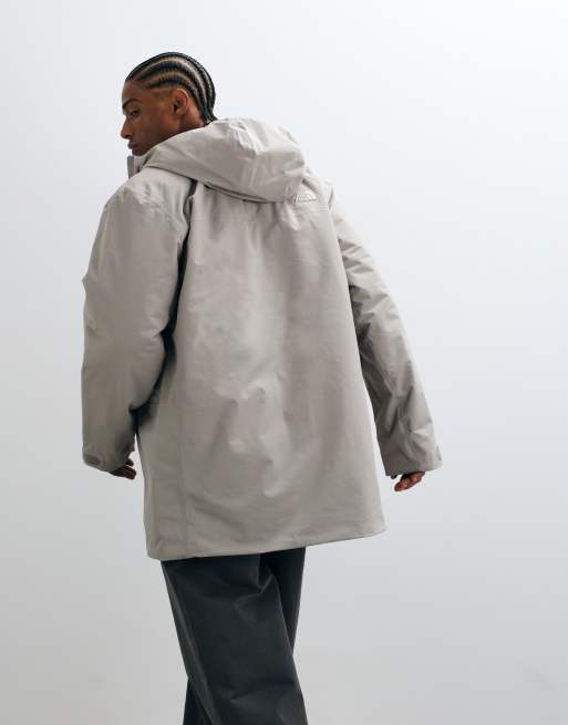 The North Face Range lightweight hooded parka jacket in stone, 3 of 5