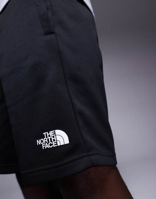 The North Face Reaxion logo fleece shorts in black, 2 of 5