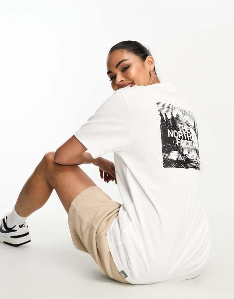 The North Face - Redbox Celebration - Boyfriend T-shirt met print op de achterkant in wit - view 1