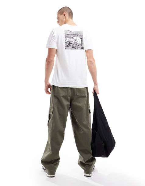 The North Face - Redbox Celebration - T-shirt met print op de achterkant in wit - view 1