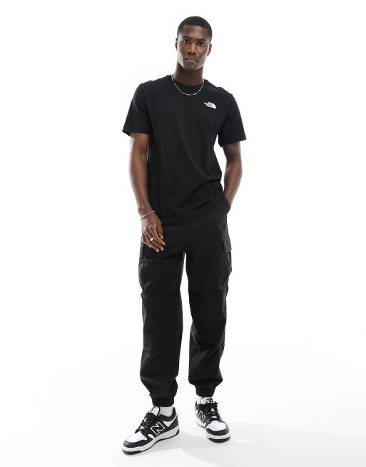 The North Face - Redbox Celebration - T-shirt nera con stampa sul retro, 3 di 4