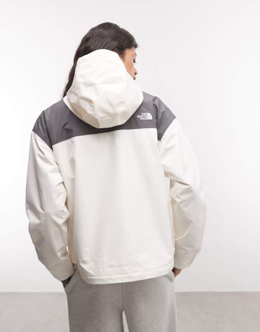 The North Face Reign On 2.0 jacka i vitt och grått, 3 av 4