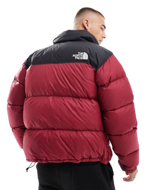 The North Face - Retro Nuptse - Gewatteerd jack in bordeauxrood en zwart, 2 van 4