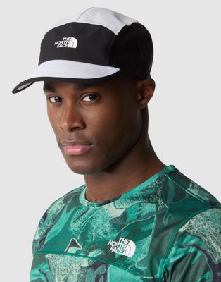 The North Face run hat in black and white