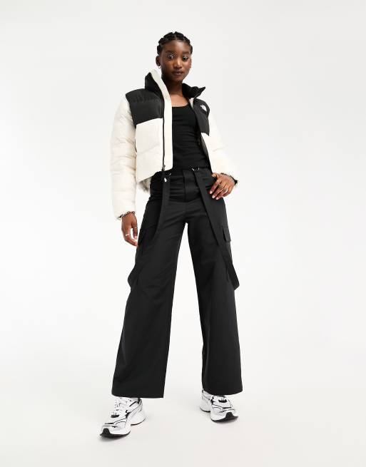 The North Face Saikuru cropped puffer jacket in cream and black Exclusive at ASOS, 3 of 4