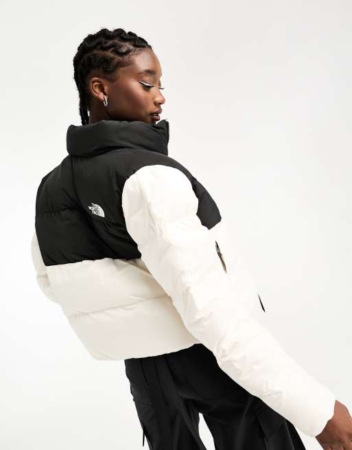 The North Face – Saikuru – Kurze Steppjacke in Creme und Schwarz, exklusiv bei ASOS, 2 von 4