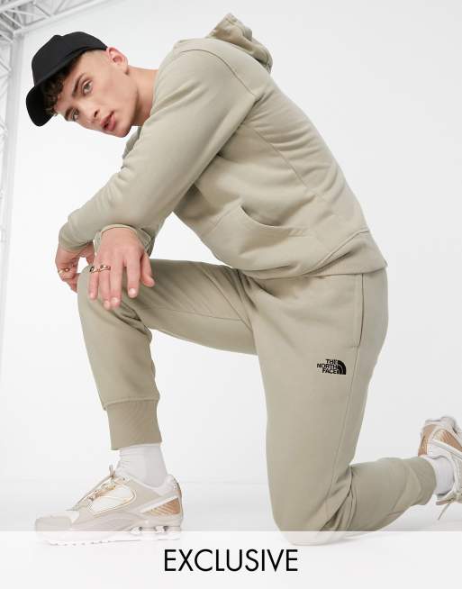 The North Face – Schmal geschnittene Jogginghose in Beige, exklusiv bei ASOS