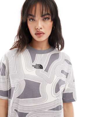 The North Face - Schweres Oversize-T-Shirt in Grau mit geometrischem Muster, exklusiv bei ASOS