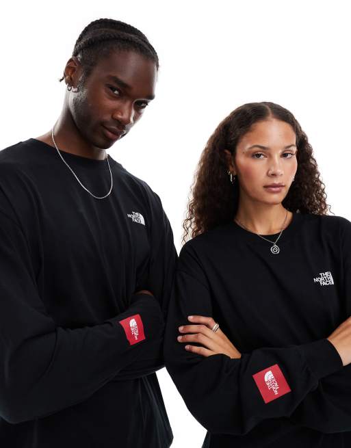 The North Face - Seven Summits Axys - Oversized og sort T-shirt med lange ærmer og rødt bokslogo