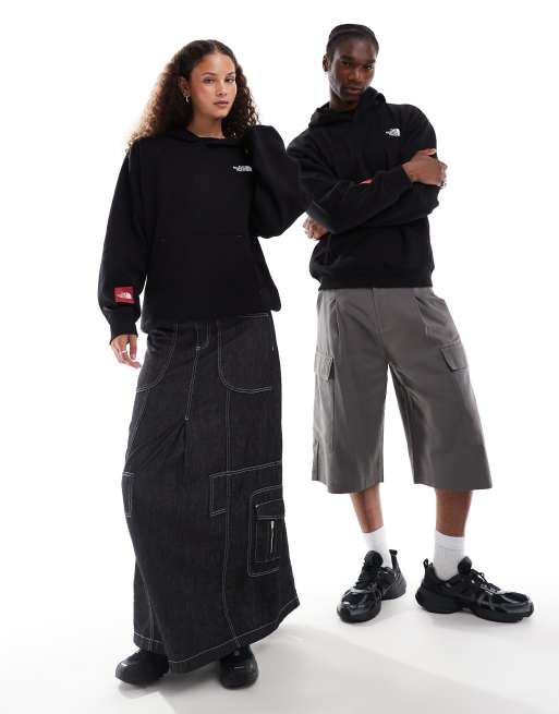 The North Face Seven Summits Axys Redbox logo oversized hoodie in black, 2 of 4