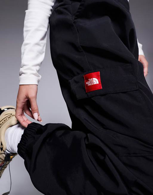 The North Face Seven Summits Himalayan cargo track pants in The North Face Seven Summits Himalayan cargo track pants in