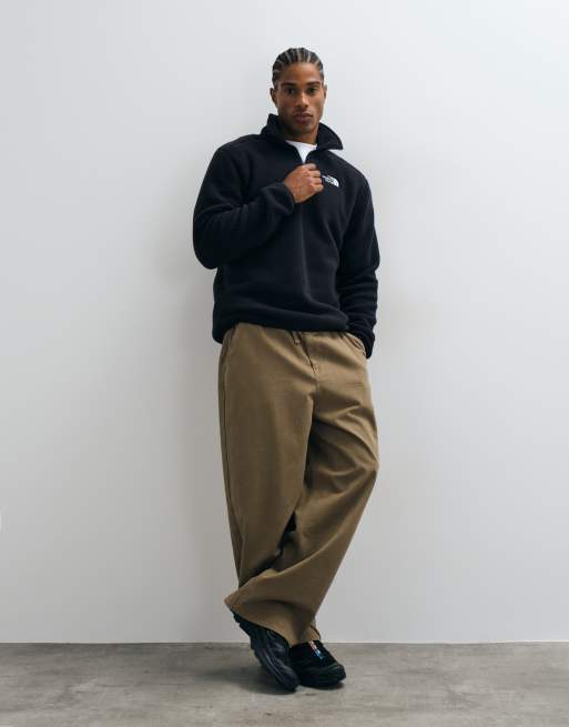 The North Face – Shispare – Fleece-Sweatshirt in Schwarz mit Logo und kurzem Reißverschluss, exklusiv bei ASOS, 3 von 5