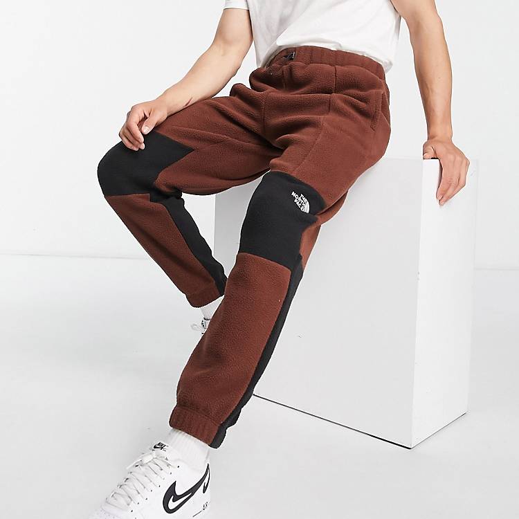 The North Face Shispare high sweatpants in oak brown Exclusive to ASOS |