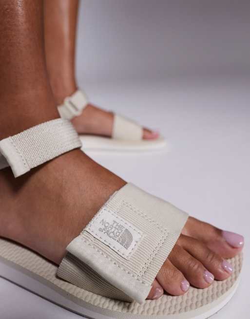 The North Face Skeena II sandals in grey | ASOS
