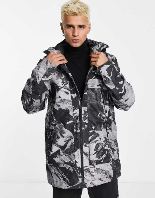 The North Face – Ski Balfron – Czarna kurtka narciarska z izolacją, we wzór z motywem gór