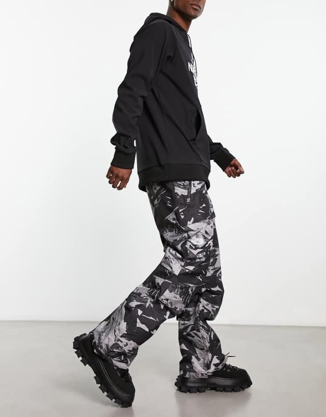 The North Face Ski Seymore ski pants in black mountain print