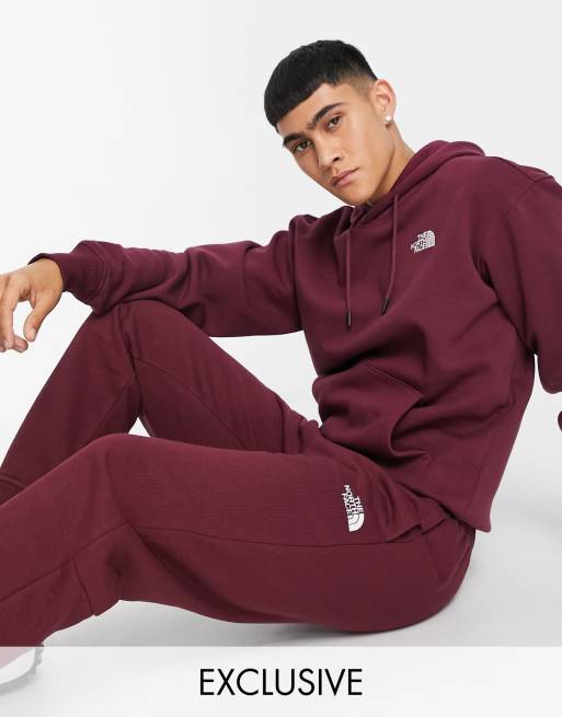 The North Face Slim trackies in burgundy Exclusive to ASOS | ASOS