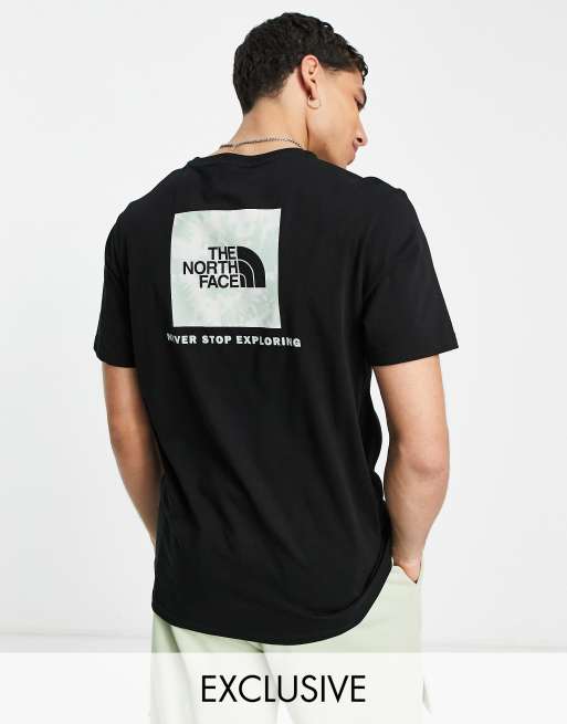 The North Face - Spiral Red Box - T-shirt nera con riquadro tie-dye - In esclusiva su ASOS