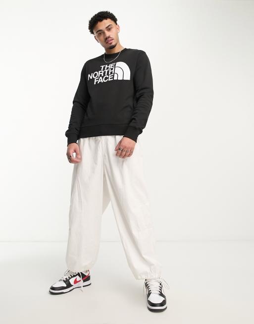The North Face – Standard – Sweatshirt in Schwarz mit Brust-Logo, 3 von 4