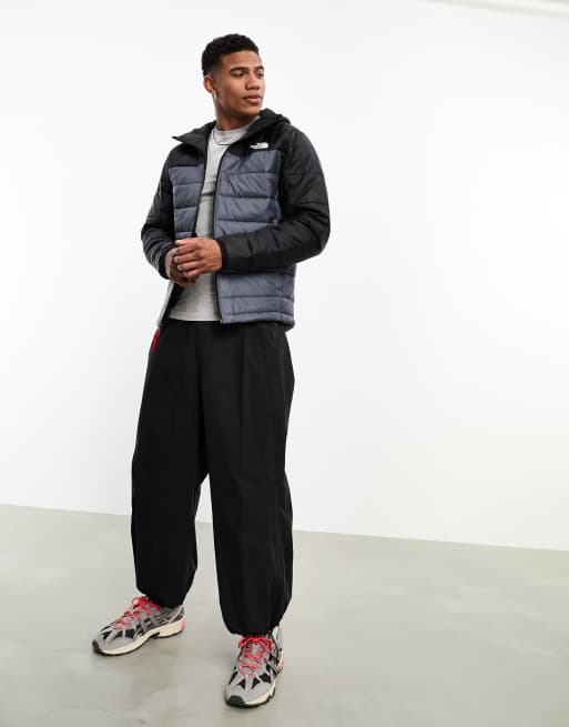 The North Face – Steppjacke aus synthetischem Material in Schwarz und Grau, exklusiv bei ASOS, 4 von 4