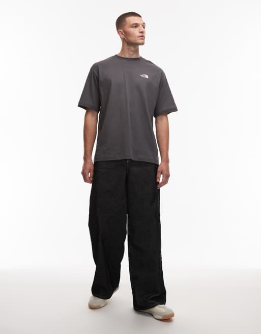 The North Face - Straight Lining - Oversized T-shirt met print op de achterkant in grijs, 2 van 5