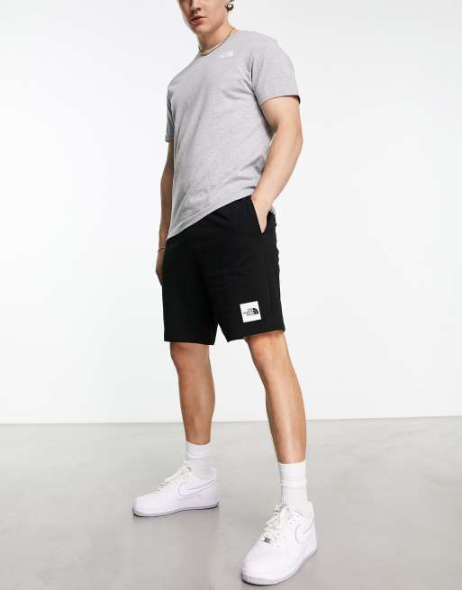 The North Face Summer Shorts in Schwarz mit Logo ASOS